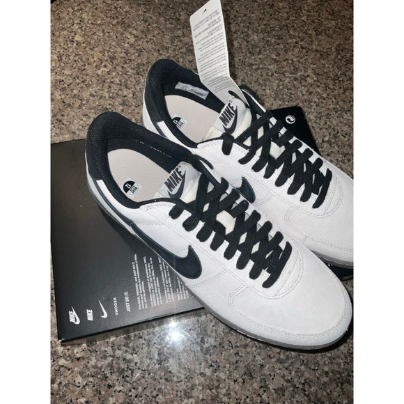 Athletic_Shoes